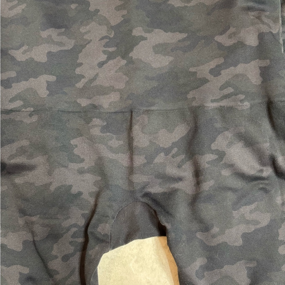 SPANX Black Camo High-Waist Leggings - Picture 5 of 5